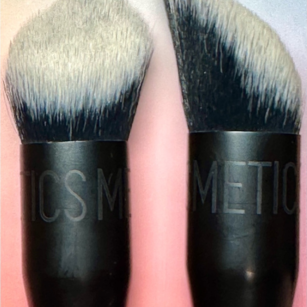 Bundle 4 MARILITA ONLY!! Set of 2 Melt Cosmetics Blend 716 Brushes - Picture 10 of 11